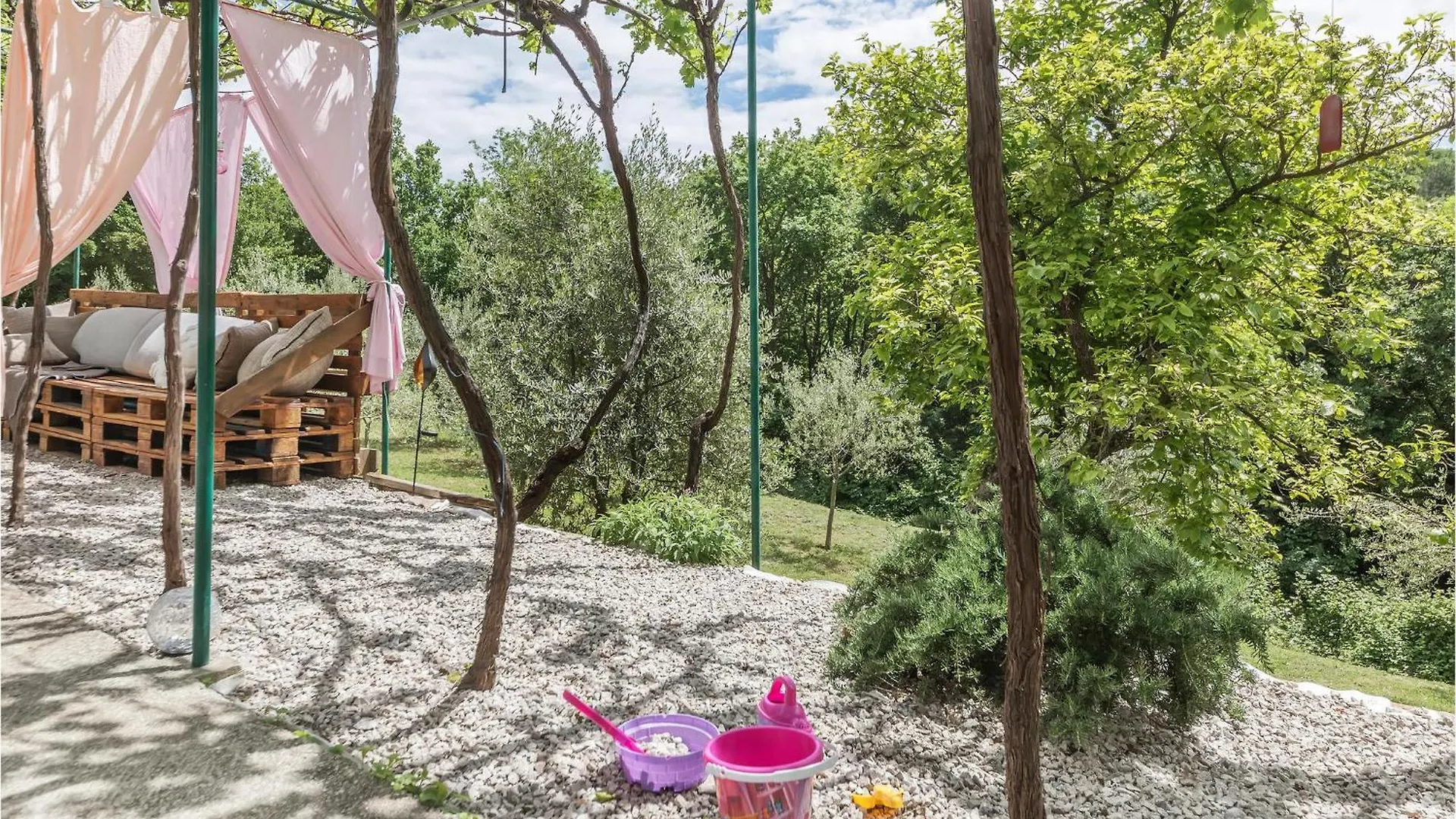 2 Bedroom Cozy Home In Kostrcani