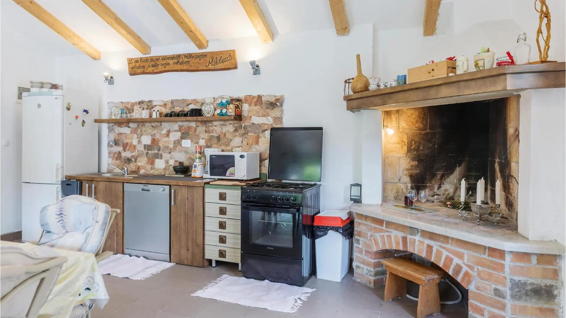 Holiday home 2 Bedroom Cozy Home In Kostrcani