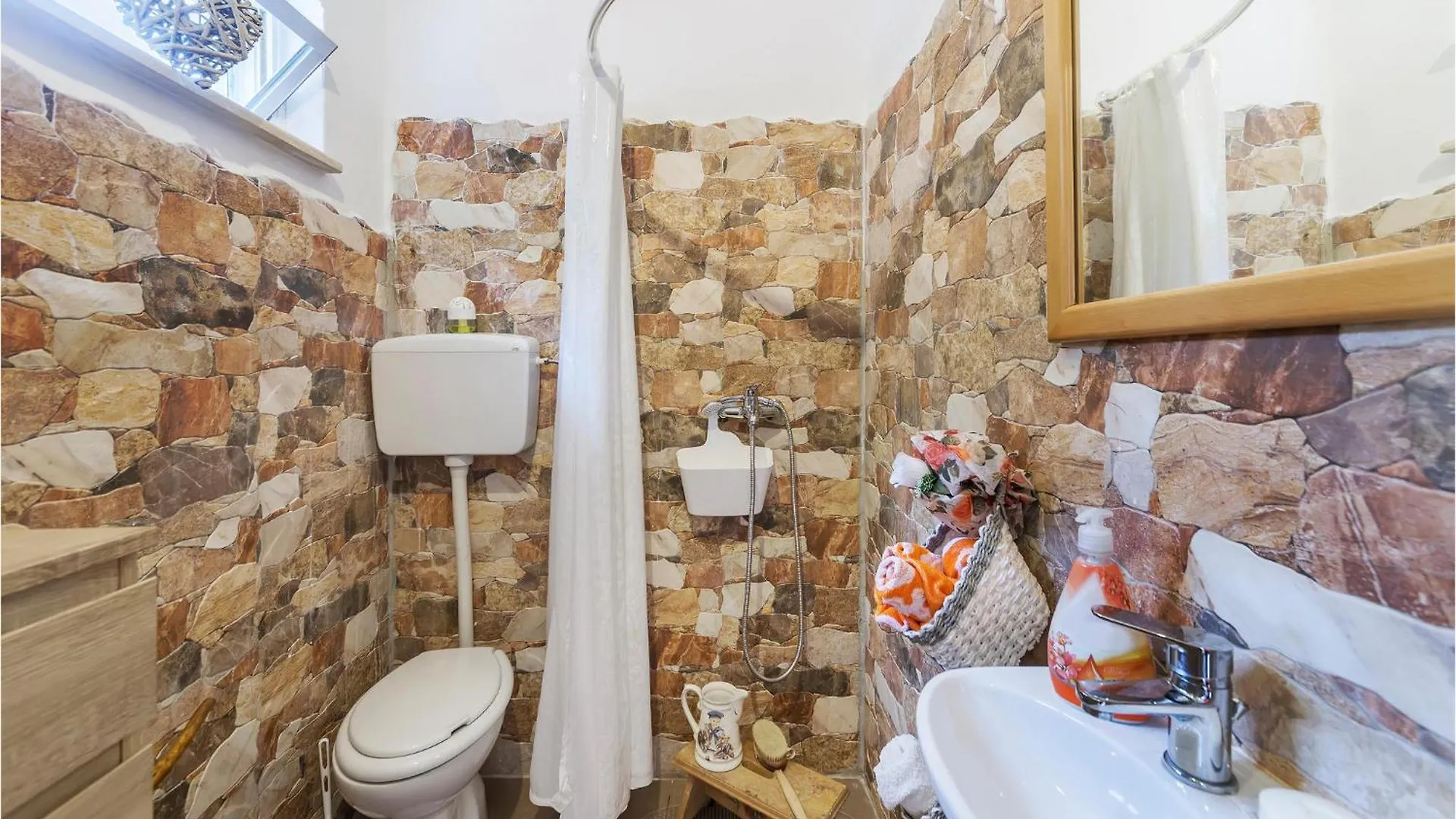 Holiday home 2 Bedroom Cozy Home In Kostrcani