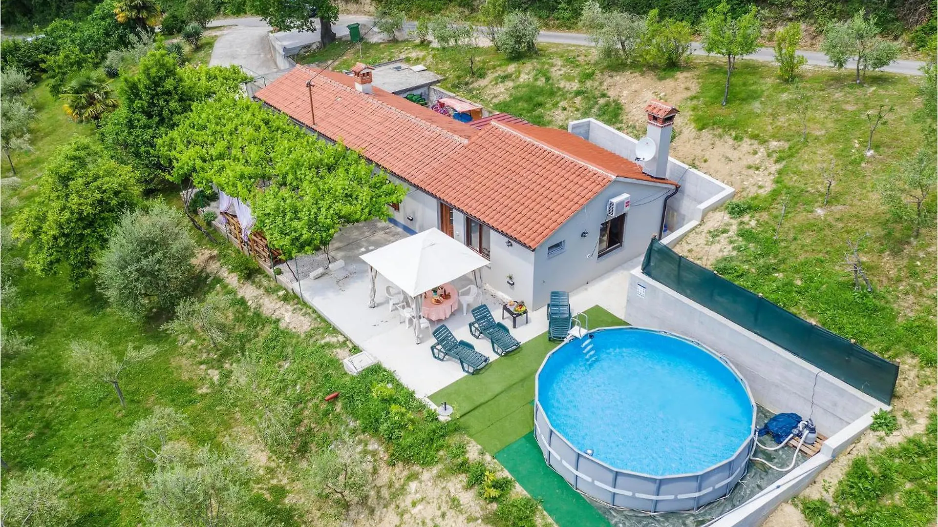 2 Bedroom Cozy Home In Kostrcani